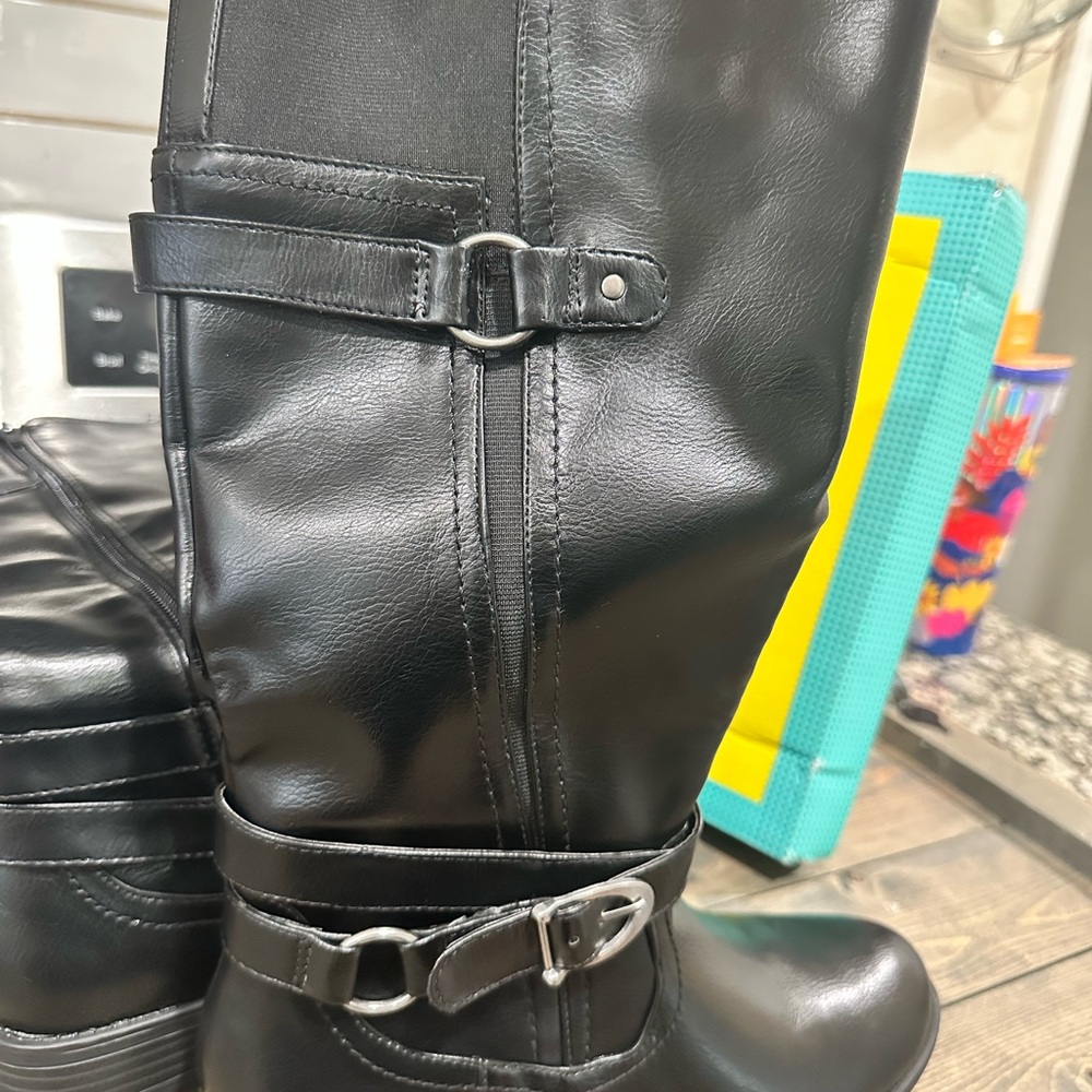 Sofia Taylor Black Leather Boots with Buckle Detail